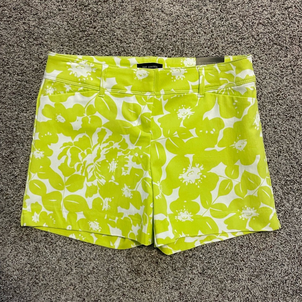 NWT Chartreuse shorts. Size 6 The Limited